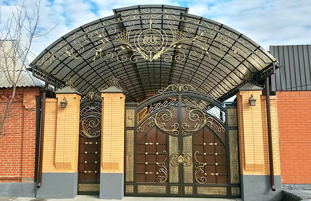 Купить или заказать ворота для дома с навесом - стильные и надежные решения для вашего участка в Печоре от 41431 руб | ВоротМастер-Пчр